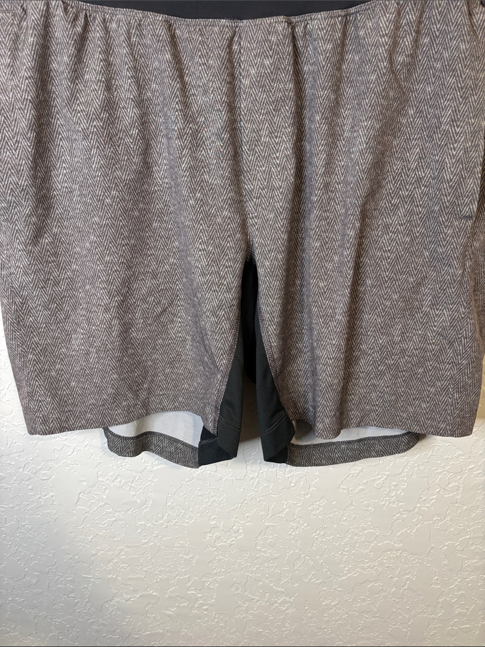 Lululemon T.H.E. Short linerless 7” - Picture 3 of 9